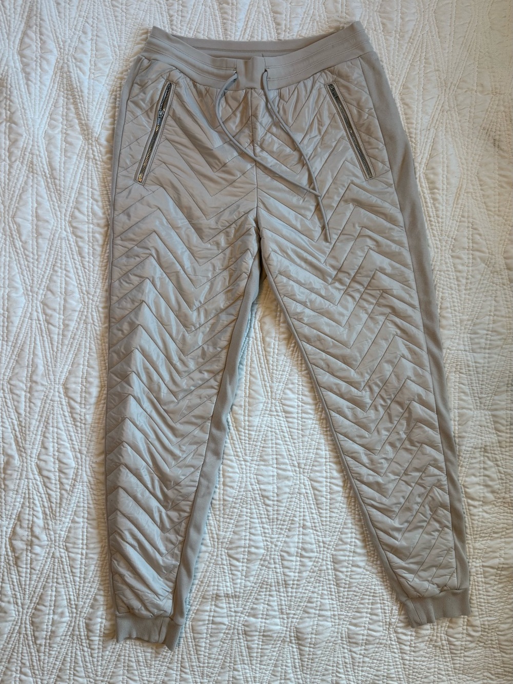 Athleta Quilted Chevron Jogger Pants Beige Taupe Size 2